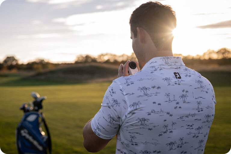 keep track of your golf performance portrait photo